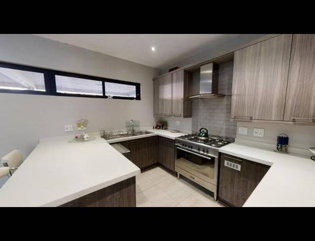 2 BEDROOM APARTMENT FOR SALE IN MENLO PARK